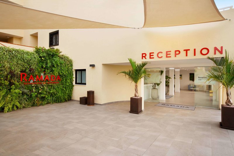 Hotell Ramada Residences by Wyndham Costa Adeje i Algeciras, Spain - Bild 1