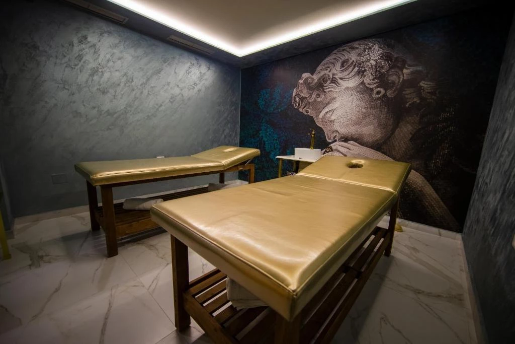 Hotell Adriatik Hotel i Durres, Albania - Bild 24