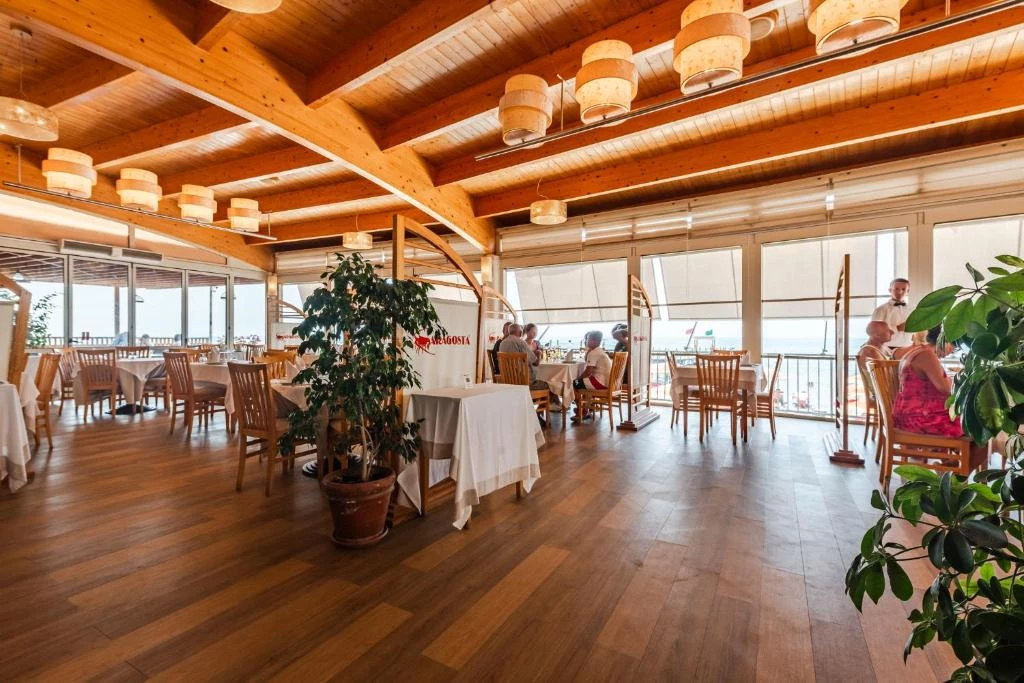 Hotell Aragosta Hotel & Restaurant i Durres, Albania - Bild 13