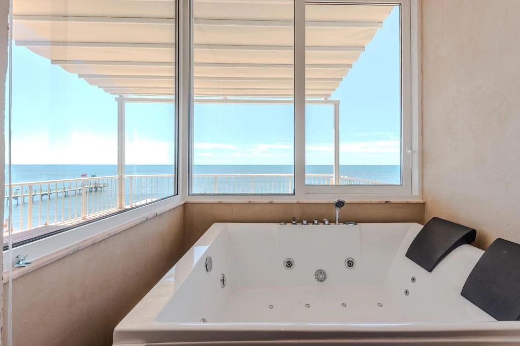 Hotell Aragosta Hotel & Restaurant i Durres, Albania - Bild 29