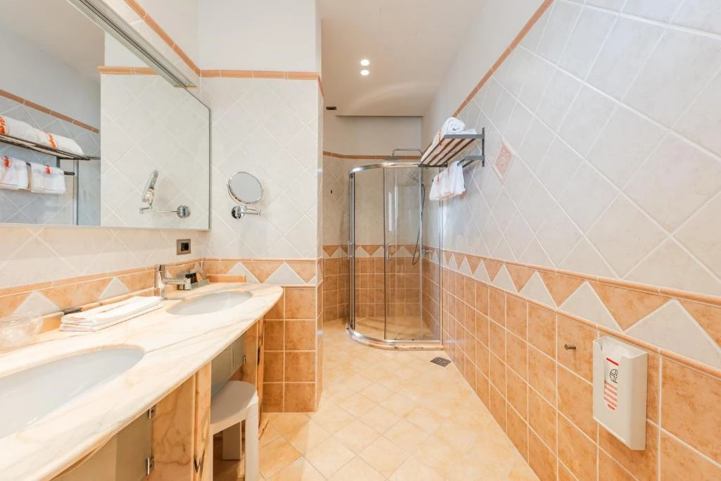 Hotell Aragosta Hotel & Restaurant i Durres, Albania - Bild 30