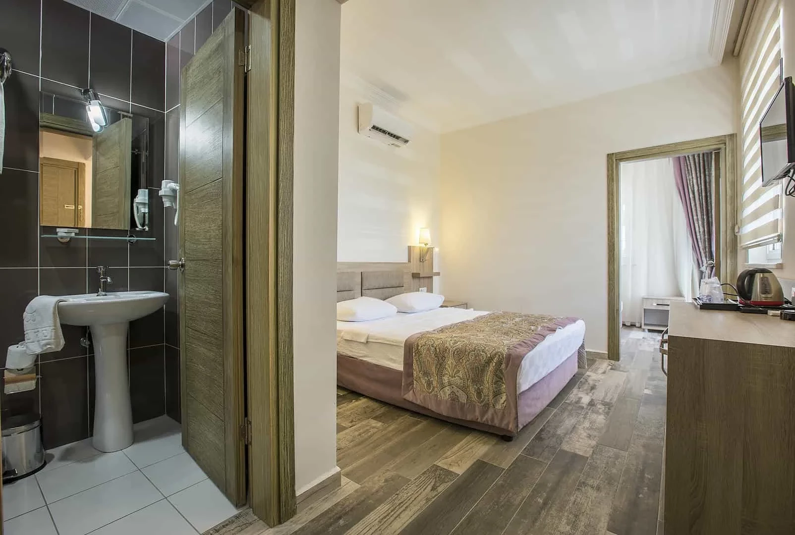 Hotell Arsi Enfi City Beach i Antalya, Turkiet - Bild 18