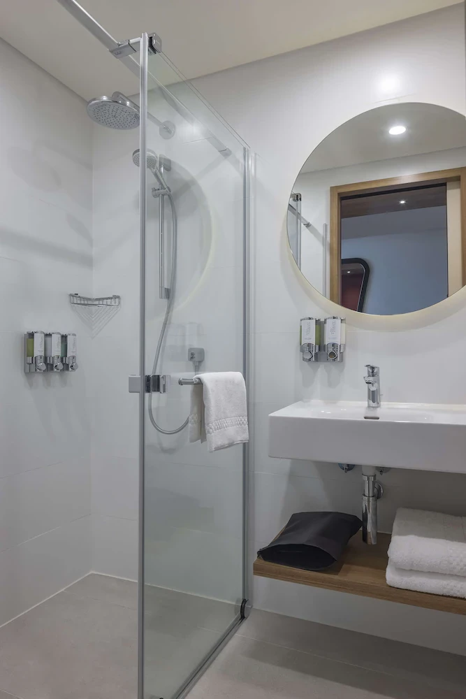 Hotell Hampton By Hilton Antalya Airport i Antalya, Turkiet - Bild 25