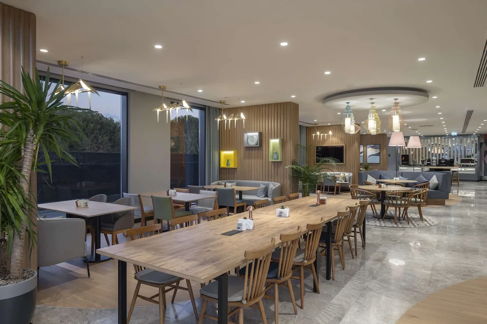 Hotell Hampton By Hilton Antalya Airport i Antalya, Turkiet - Bild 8