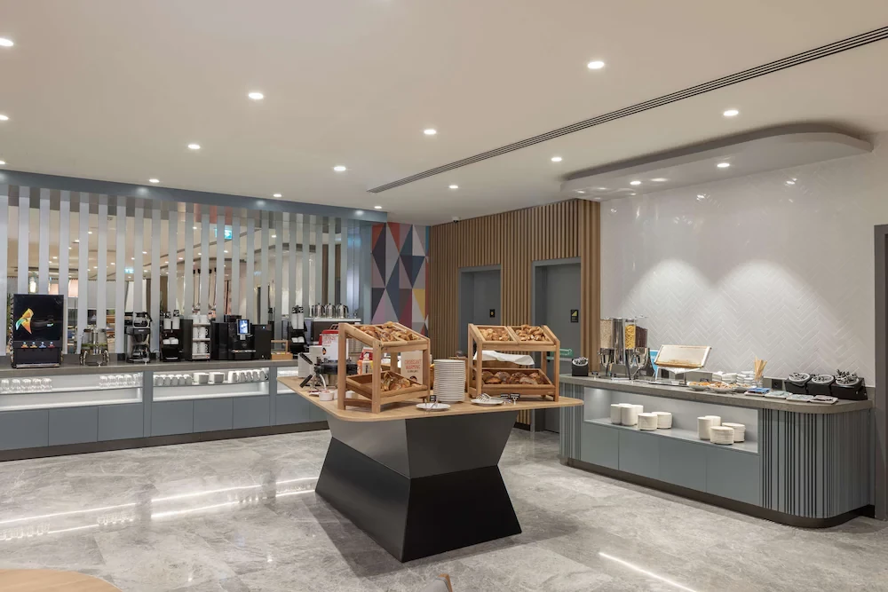 Hotell Hampton By Hilton Antalya Airport i Antalya, Turkiet - Bild 10