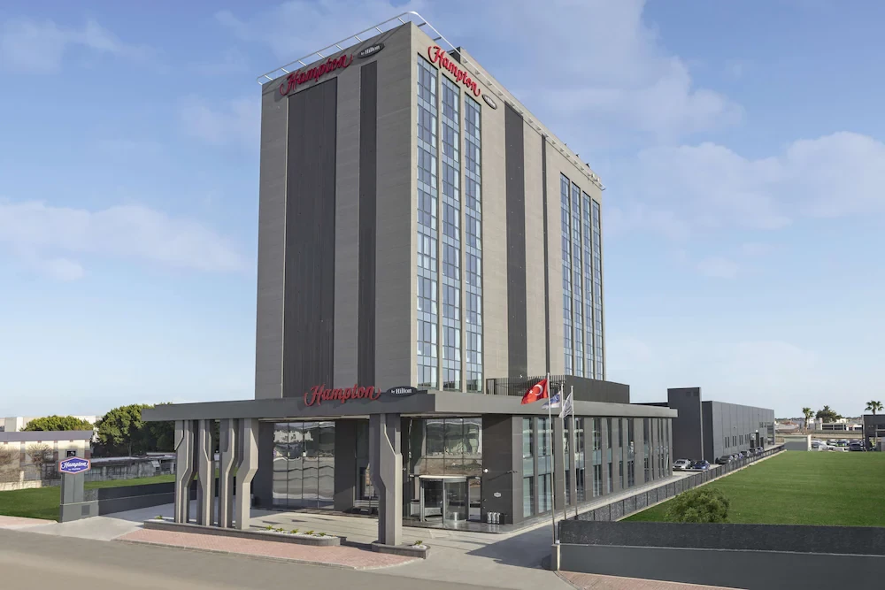 Hotell Hampton By Hilton Antalya Airport i Antalya, Turkiet - Bild 3