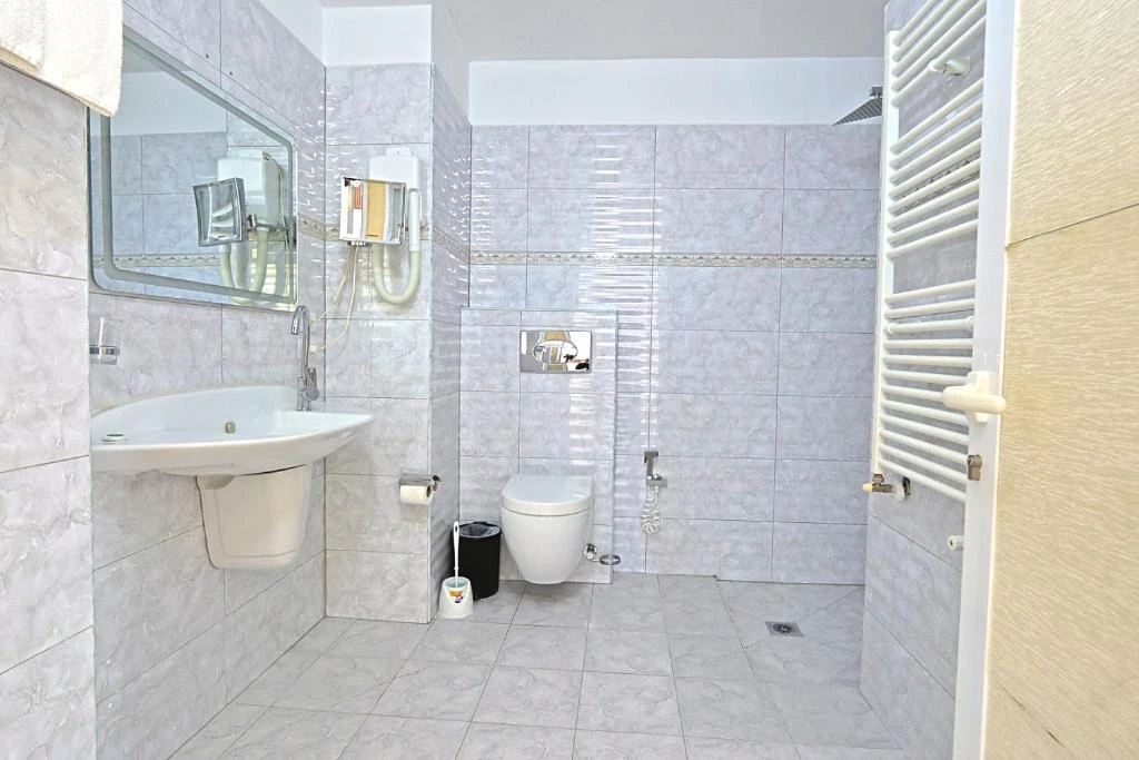 Hotell Hotel Bleart i Durres, Albania - Bild 22