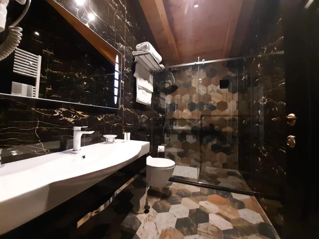 Hotell Hotel Kloest i Durres, Albania - Bild 21