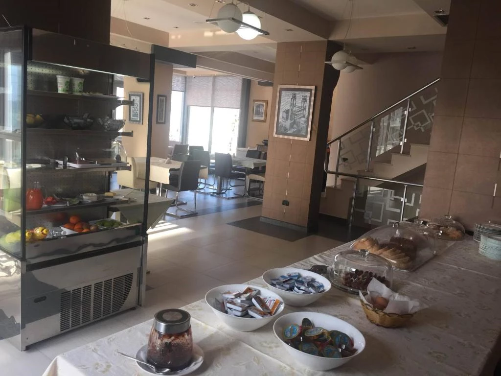 Hotell Hotel Nais Beach i Durres, Albania - Bild 10