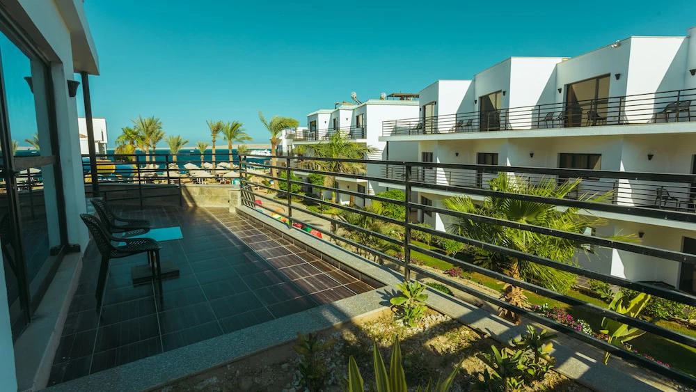 Hotell La Rosa Waves Beach - Couple & Families Only i Hurghada, Egypten - Bild 28