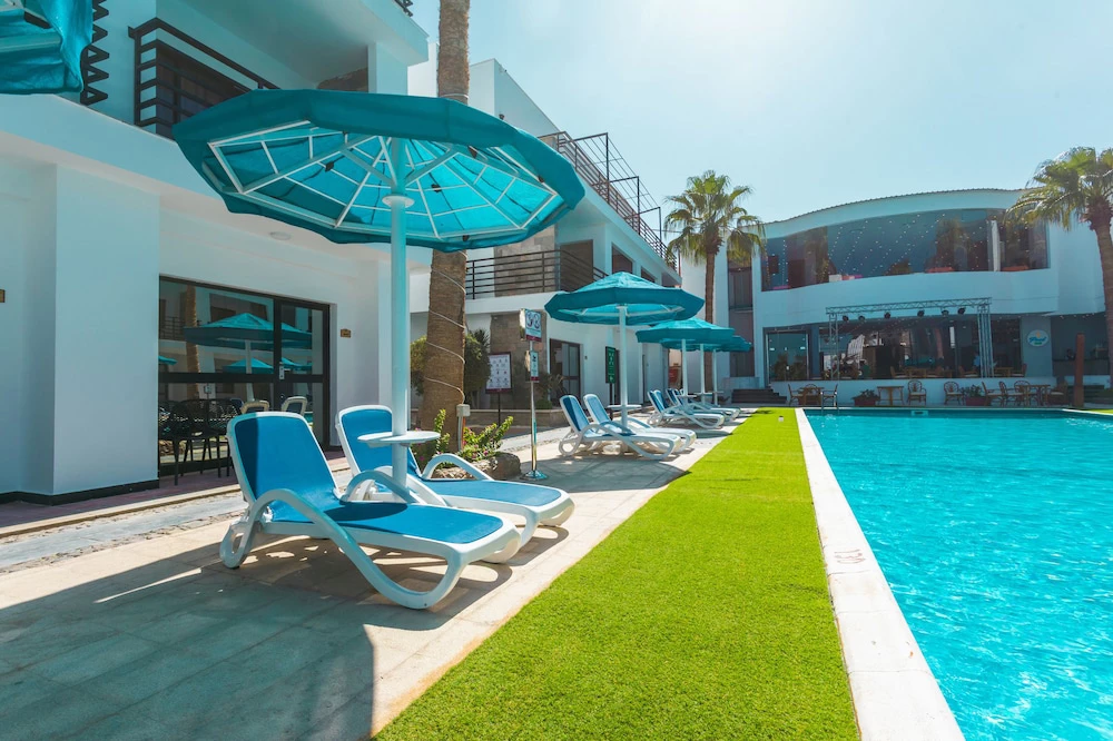 Hotell La Rosa Waves Beach - Couple & Families Only i Hurghada, Egypten - Bild 3