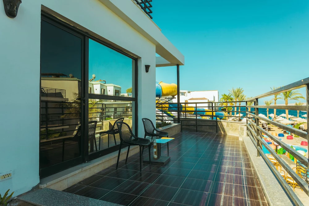 Hotell La Rosa Waves Beach - Couple & Families Only i Hurghada, Egypten - Bild 29