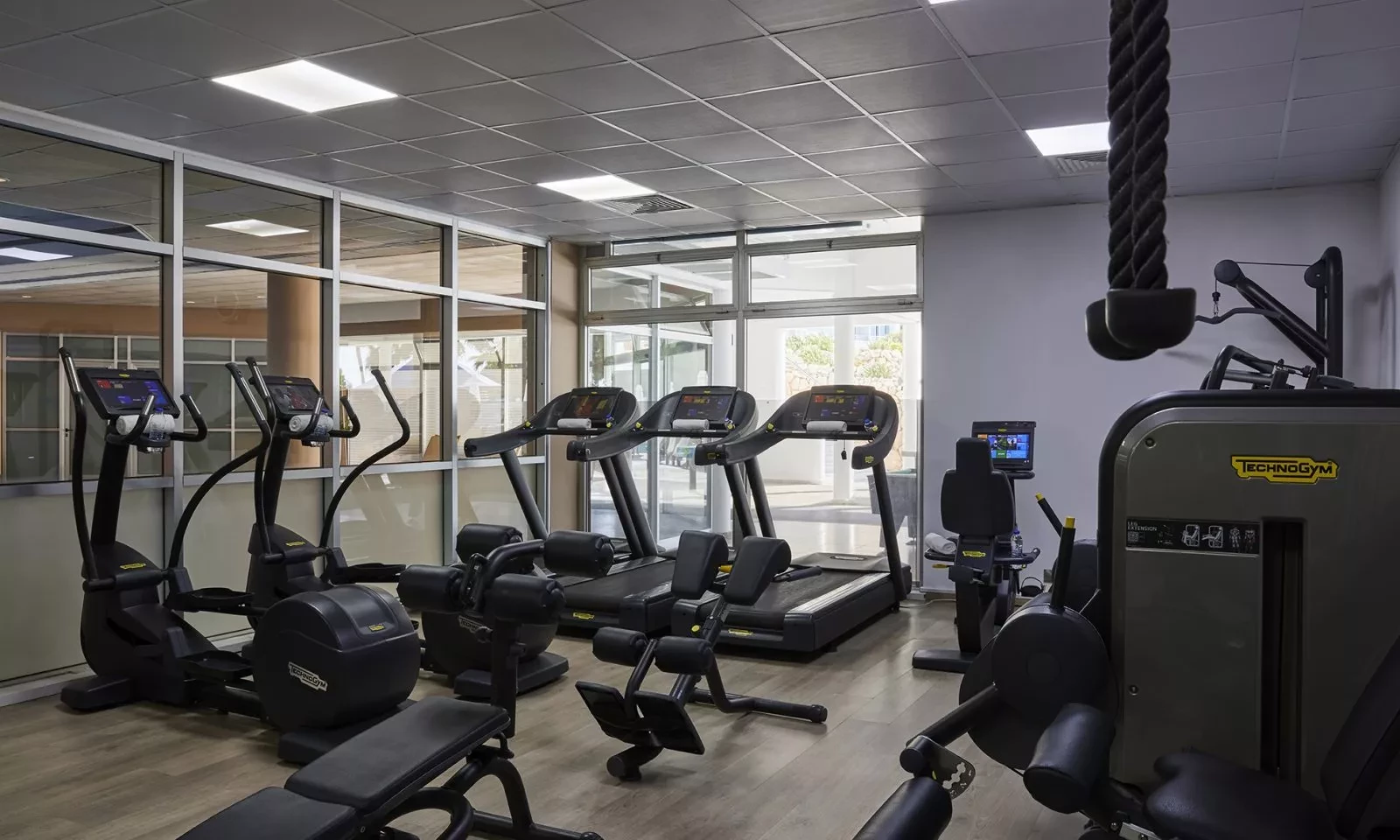 Hotell Mediterranean Beach Hotel i Cypern, Cyprus - Bild 22