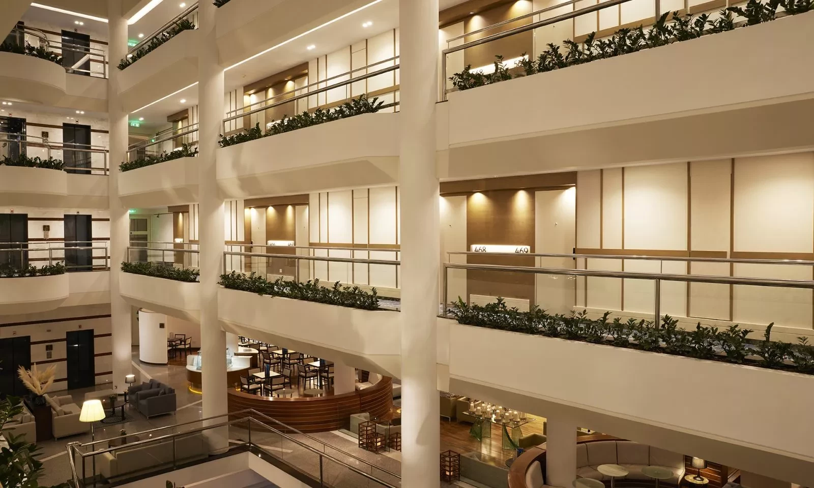 Hotell Mediterranean Beach Hotel i Cypern, Cyprus - Bild 2