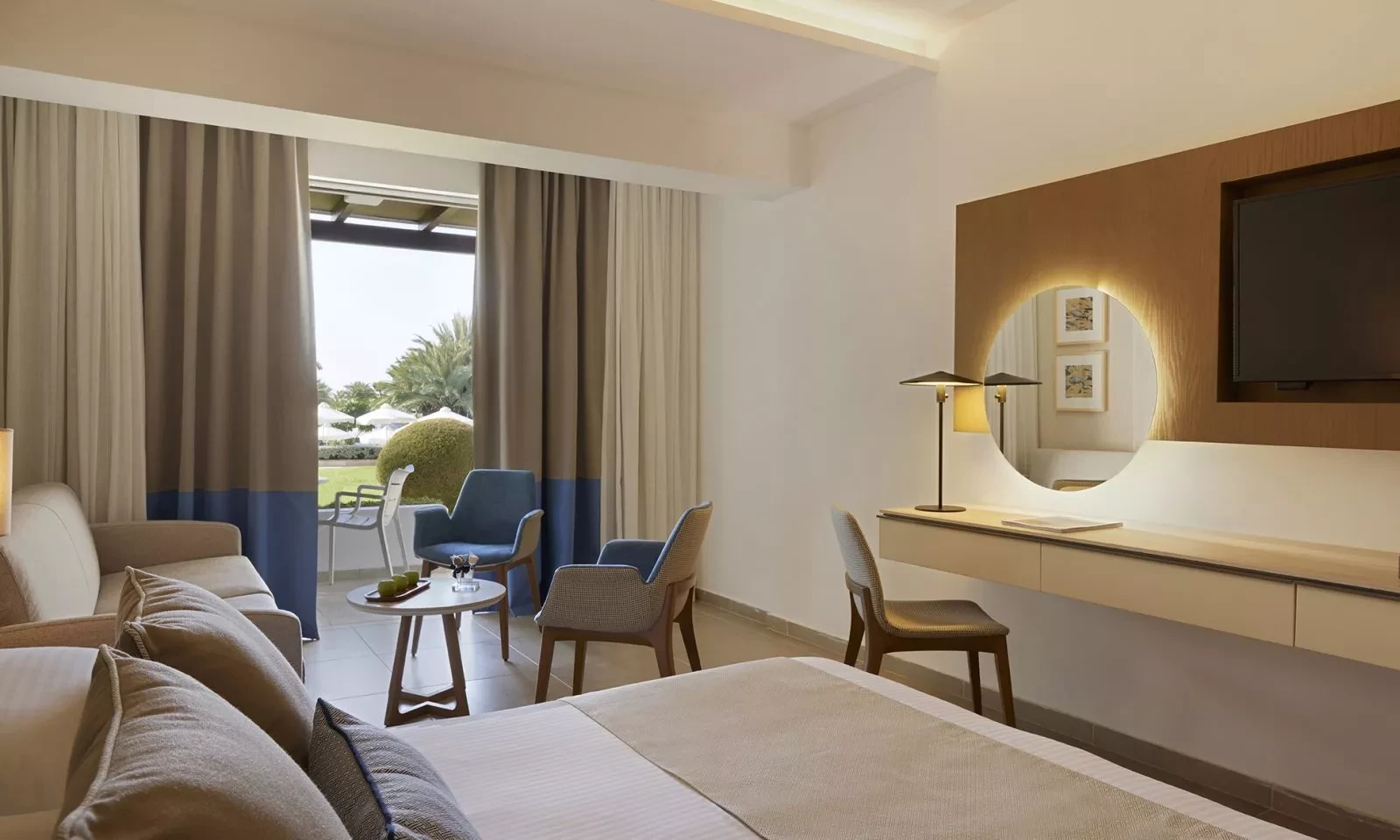 Hotell Mediterranean Beach Hotel i Cypern, Cyprus - Bild 25