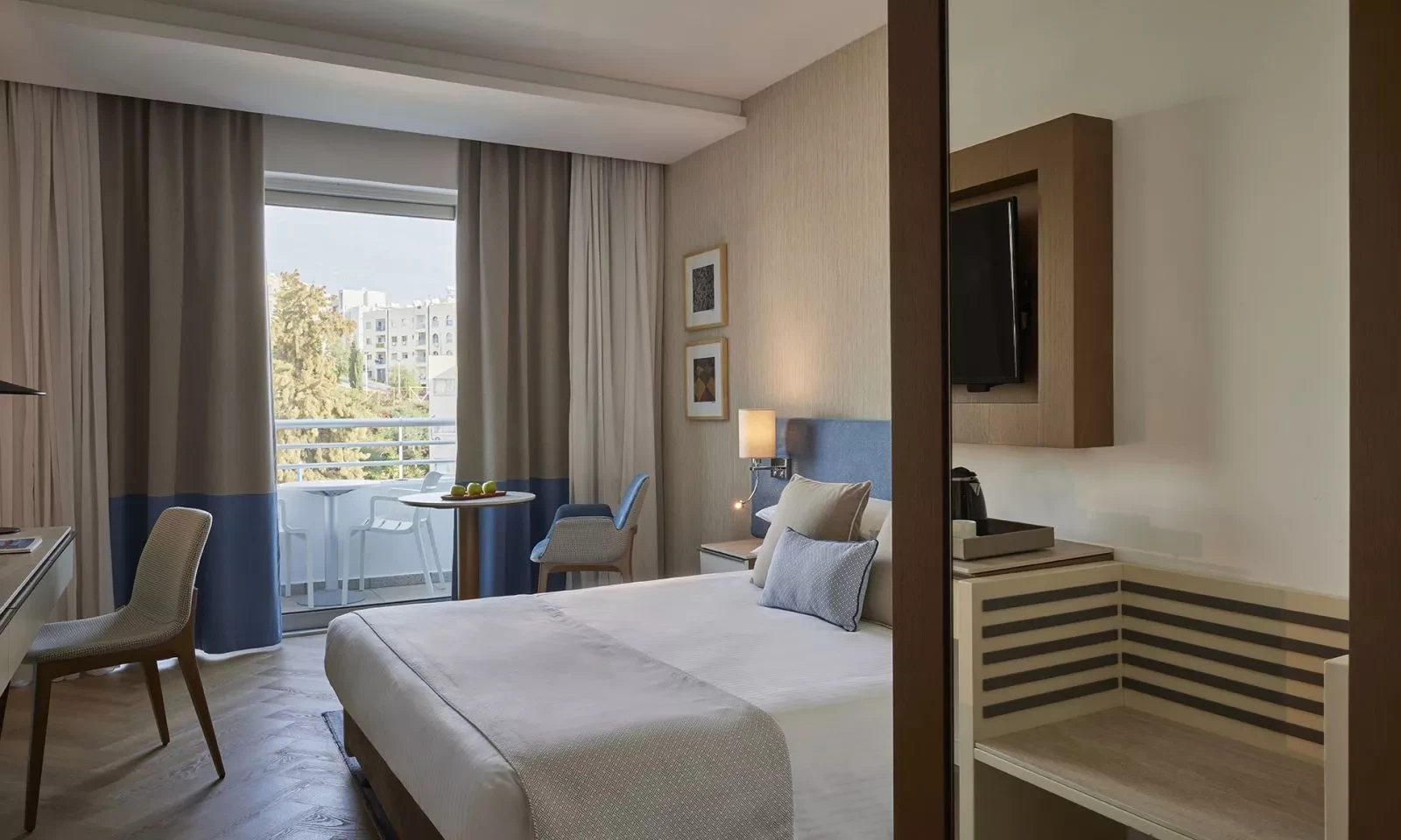 Hotell Mediterranean Beach Hotel i Cypern, Cyprus - Bild 26