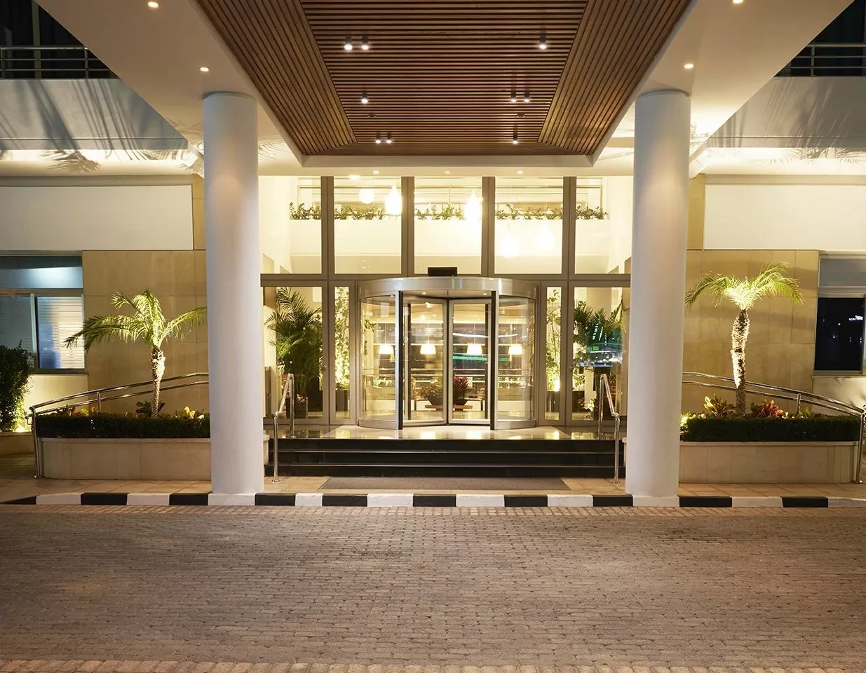 Hotell Mediterranean Beach Hotel i Cypern, Cyprus - Bild 3