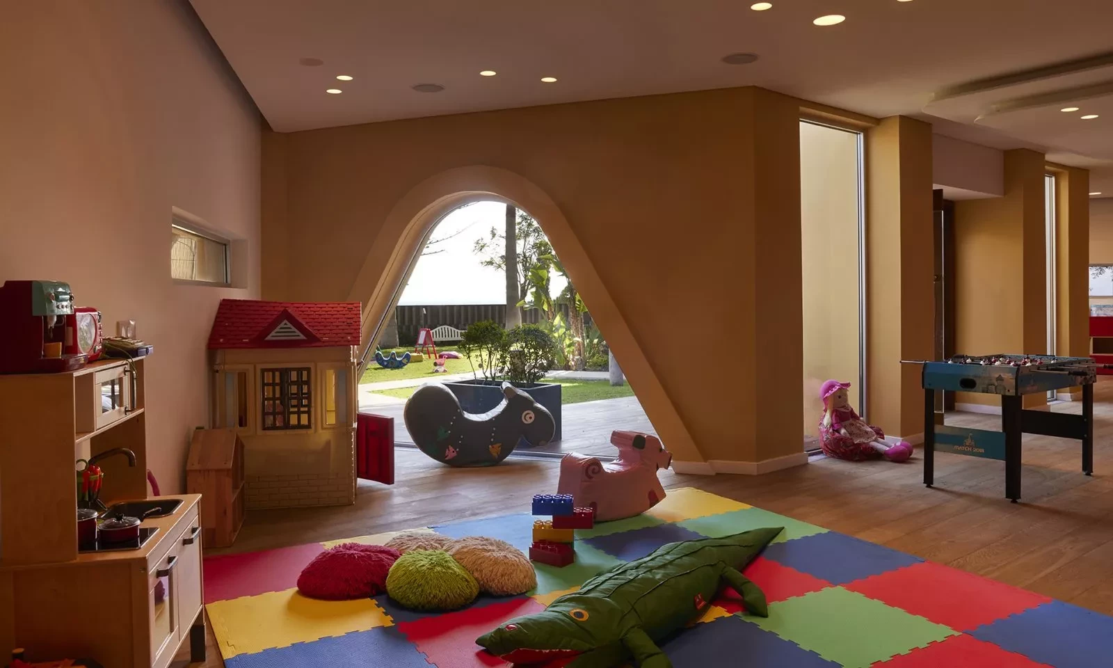 Hotell Mediterranean Beach Hotel i Cypern, Cyprus - Bild 21