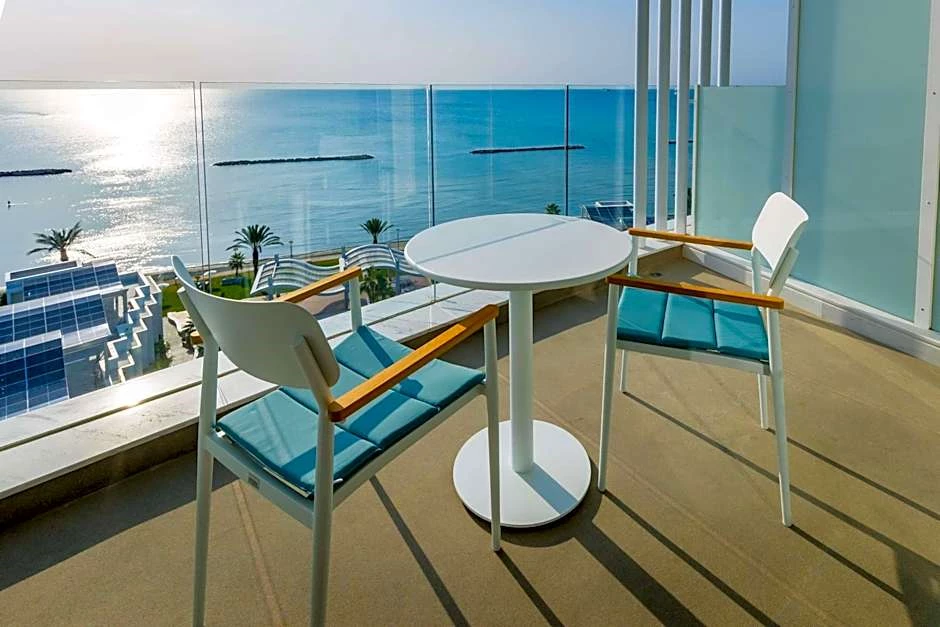 Hotell Radisson Beach Resort Larnaca i Cypern, Cyprus - Bild 3