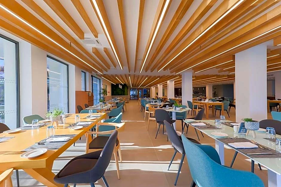 Hotell Radisson Beach Resort Larnaca i Cypern, Cyprus - Bild 11