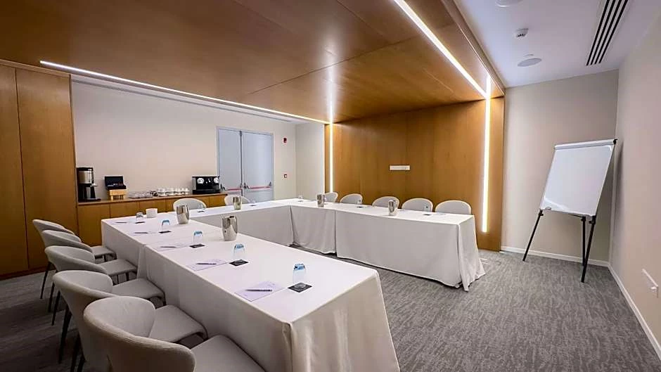 Hotell Radisson Beach Resort Larnaca i Cypern, Cyprus - Bild 18