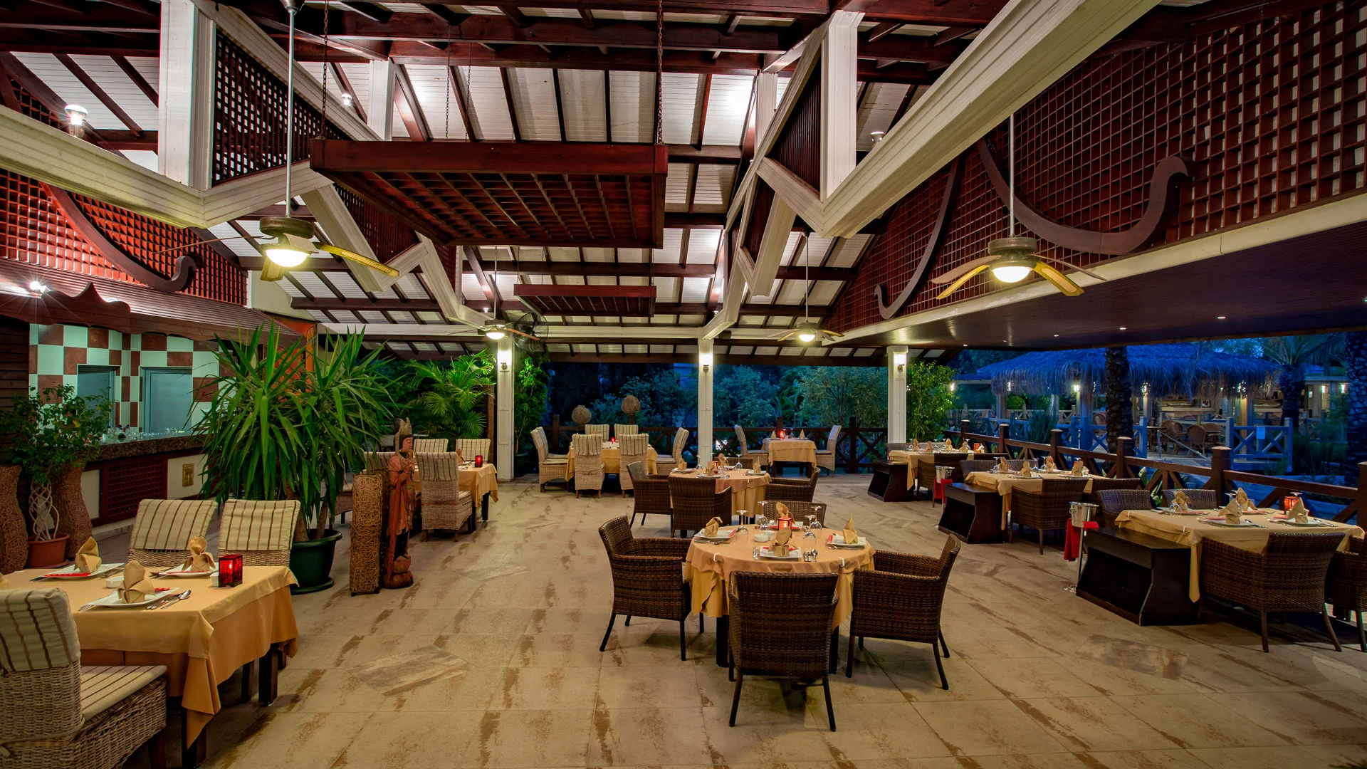 Restaurang på Hotell Royal Wings Hotel i Antalya, Turkiet - Bild 1