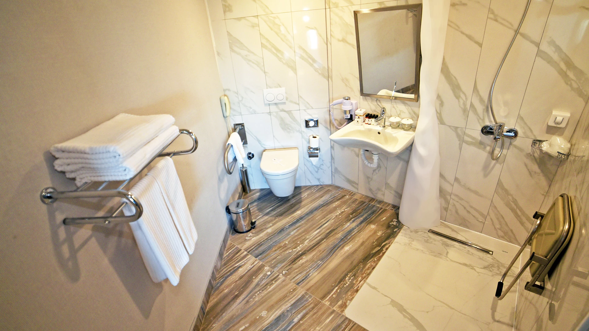 Rum på Hotell Royal Wings Hotel i Antalya, Turkiet - Bild 6