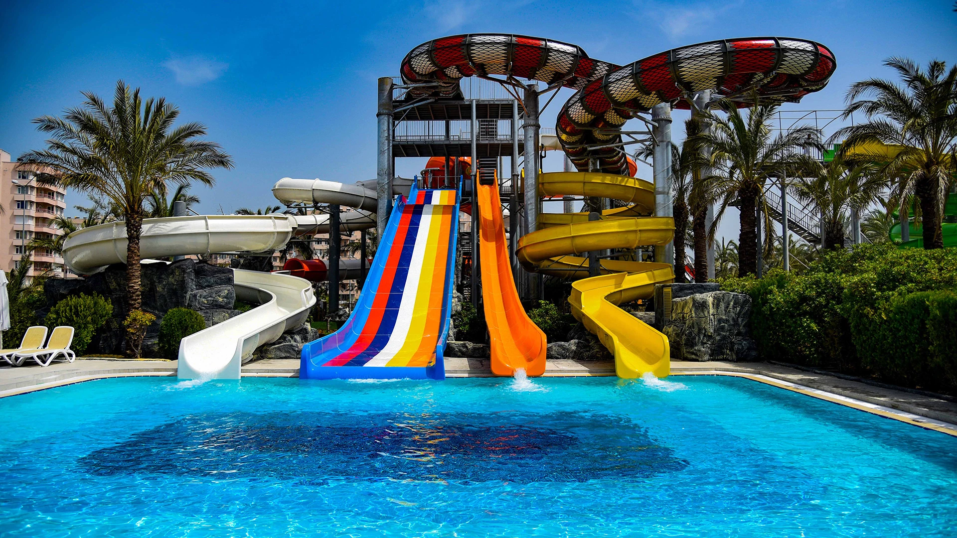 Poolområde på Hotell Royal Wings Hotel i Antalya, Turkiet - Bild 2