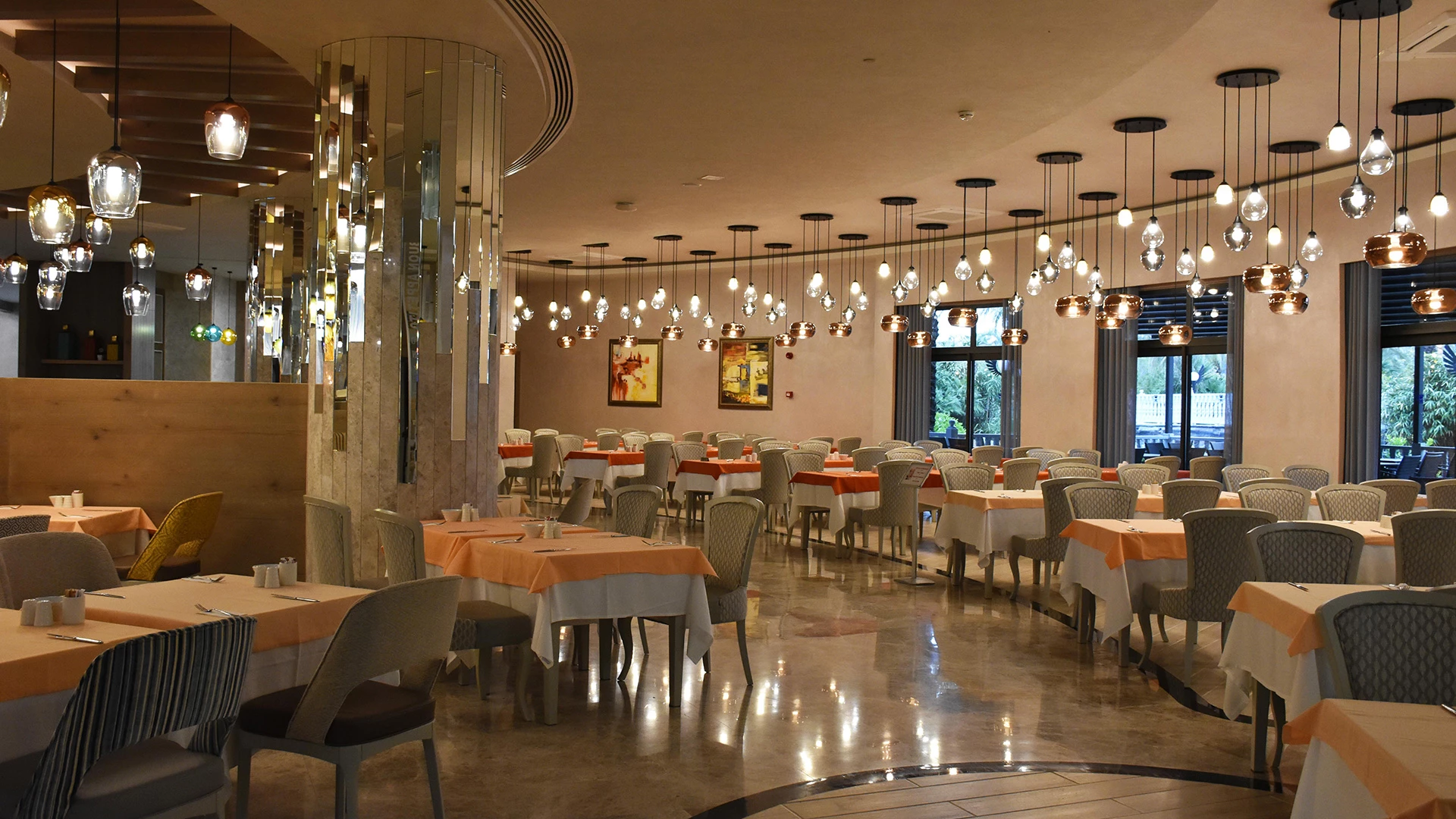 Restaurang på Hotell Royal Wings Hotel i Antalya, Turkiet - Bild 4