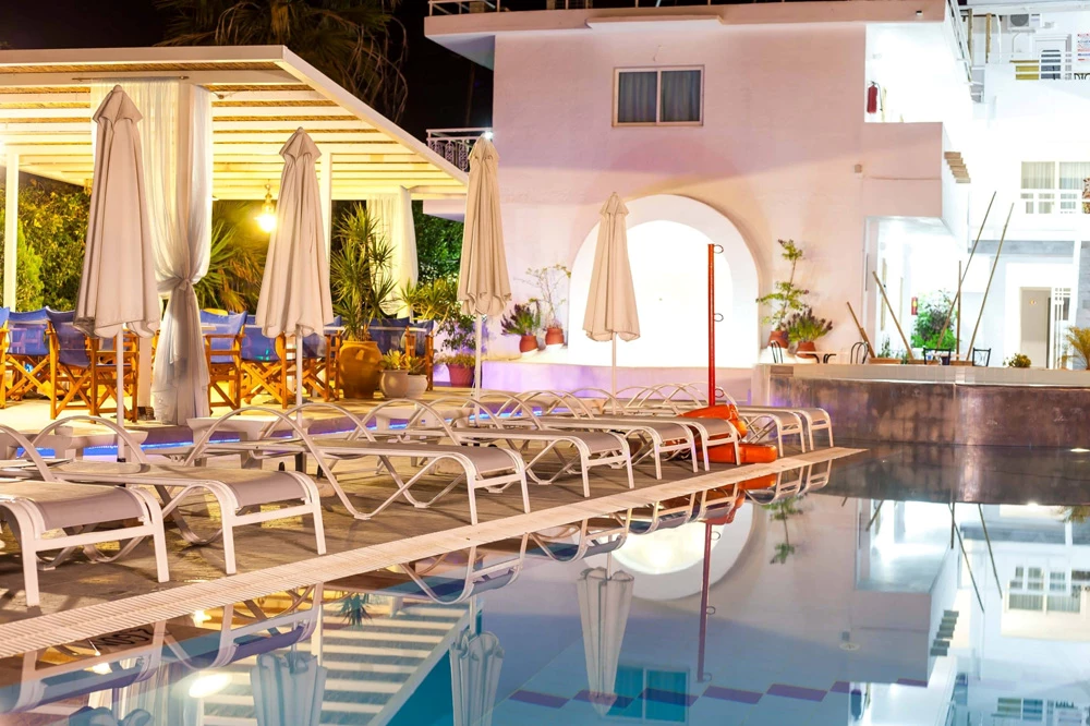 Hotell Tinas Plus i Rhodes, Grekland - Bild 3